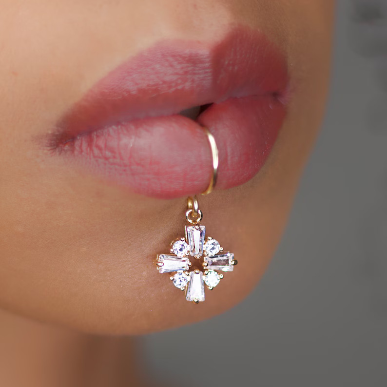 Lüks Altın Rengi Çiçek Şekli K - Body Jewelry And Earrings incelemesi ve fiyatı